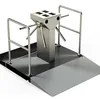 Tourniquet tripode double Mobile LTT 313 EDM vu de face, Fonte d'aluminium usinée CNC (corps), bras alu Ø 40 mm, contrôle d'accès piéton temporaire chantiers.